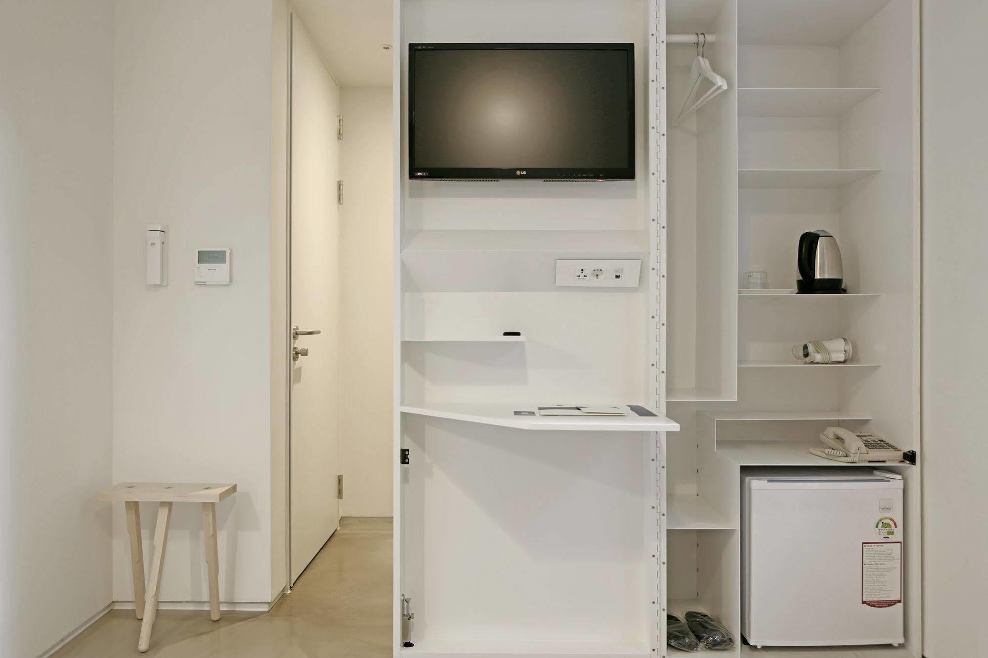 Small House Big Door Seul Exterior foto