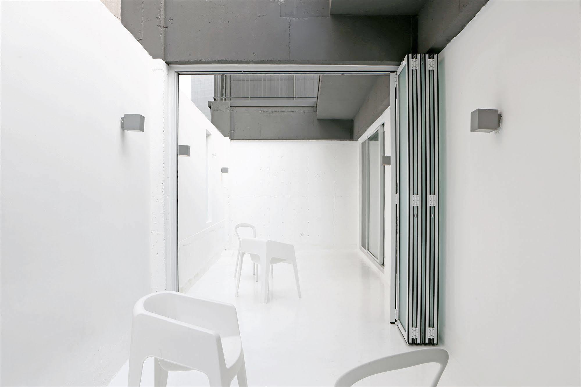 Small House Big Door Seul Exterior foto